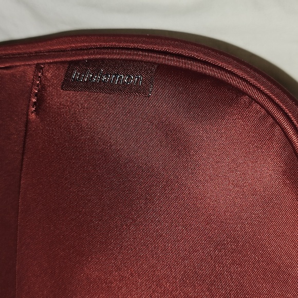 Lululemon Nwts City Essentials Mini Shoulder Bag!Rare,Sold Out ROCKWOOD,Gunmetal - Picture 7 of 11